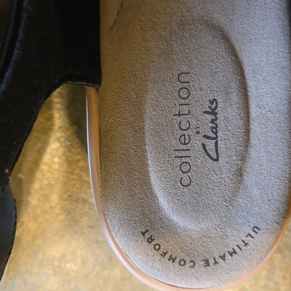 EUC Clarks Black Leather Sandals Size 8 1/2 - Picture 7 of 9